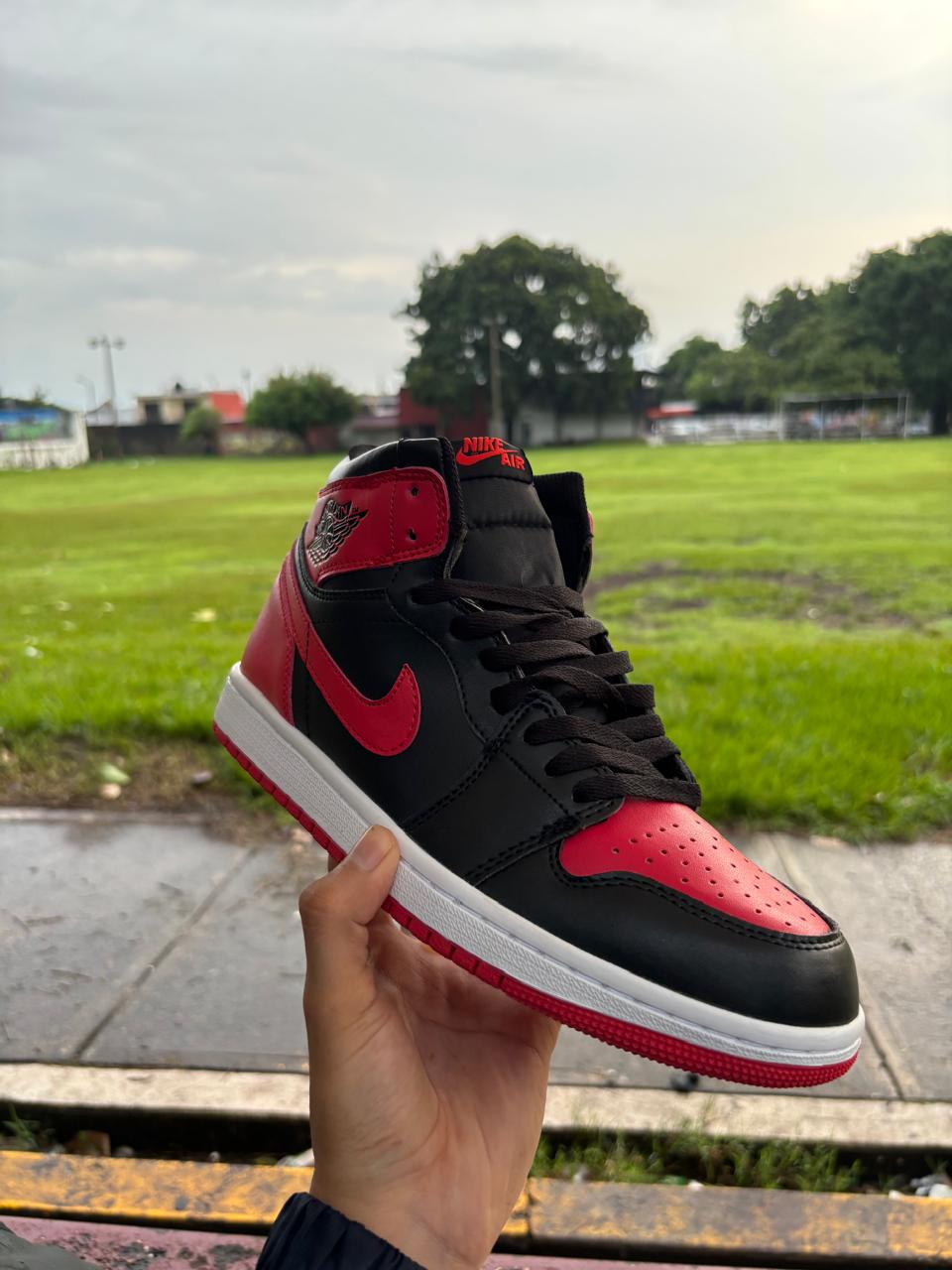 Sneaker Nike Mid Jordan One Retro High