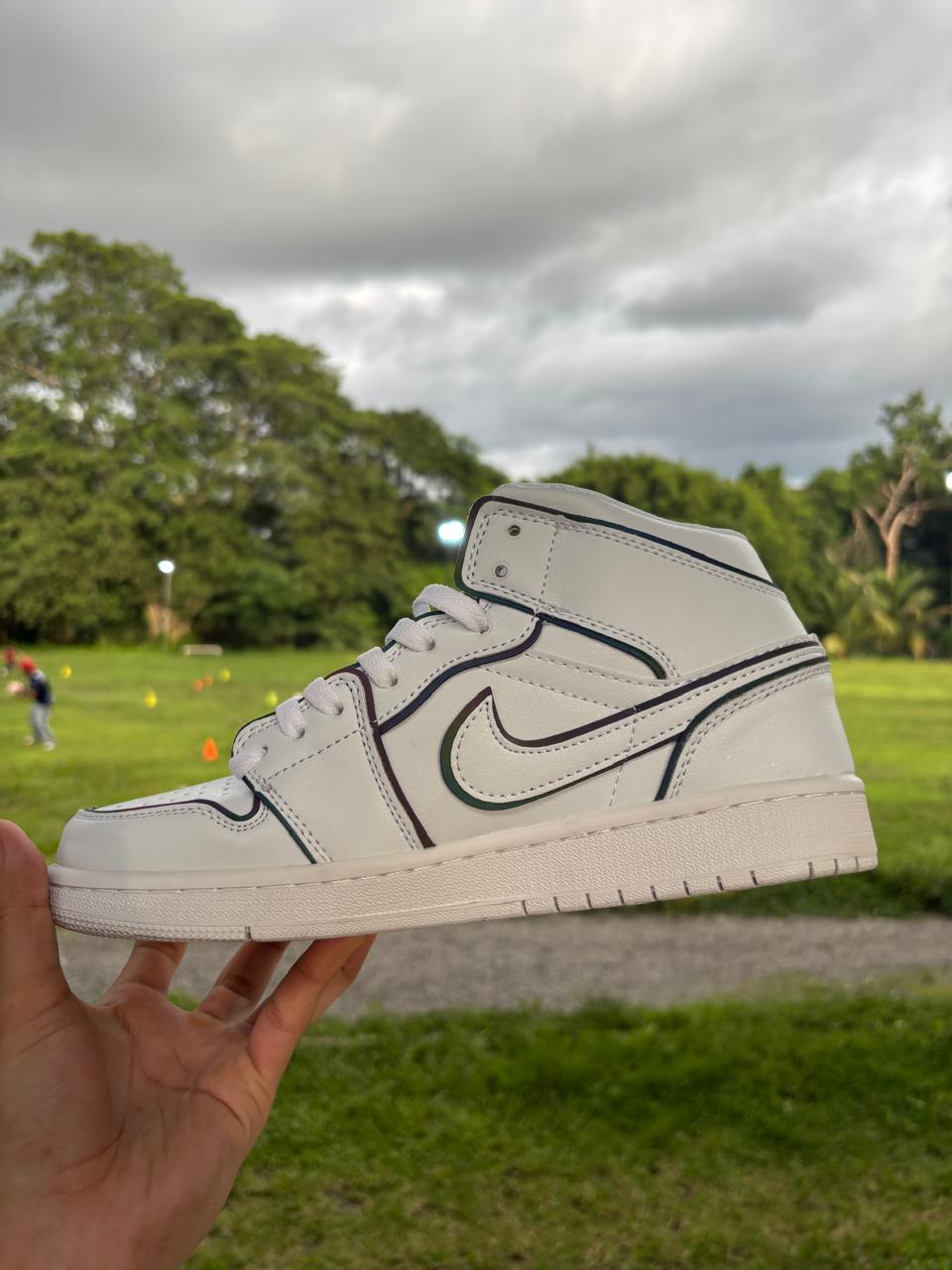 Sneaker Nike Mid Air One Delineado negro